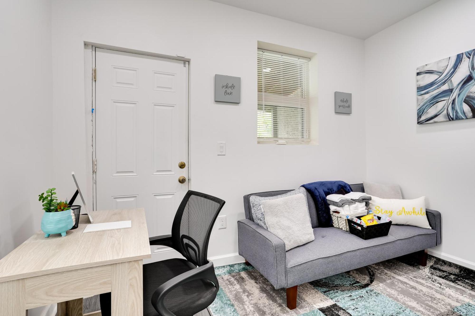 Holiday home Cozy Retreat About 4 Mi To Downtown *